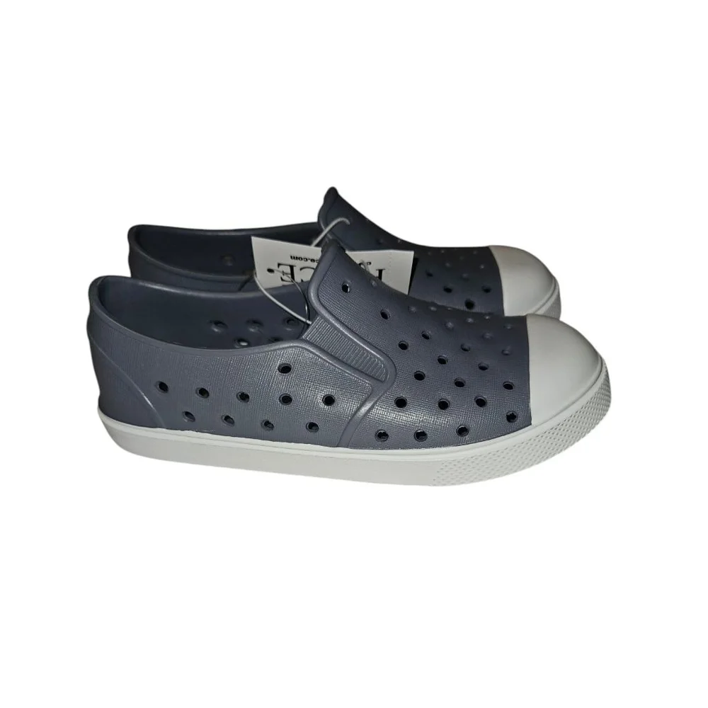 The Children’s Place Kids Perforated Water Sneakers Boys size 12 NEW